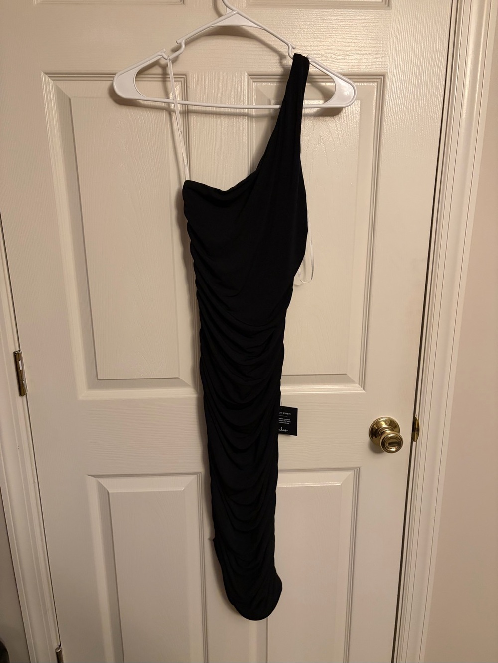 Lulu's Black One-Shoulder Ruched Midi Dress